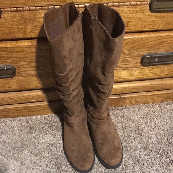 (UNR8ED) BROWN (Sz.8.5-W) upper textile/Outsole:Leather/Man Made - Picture 3 of 12